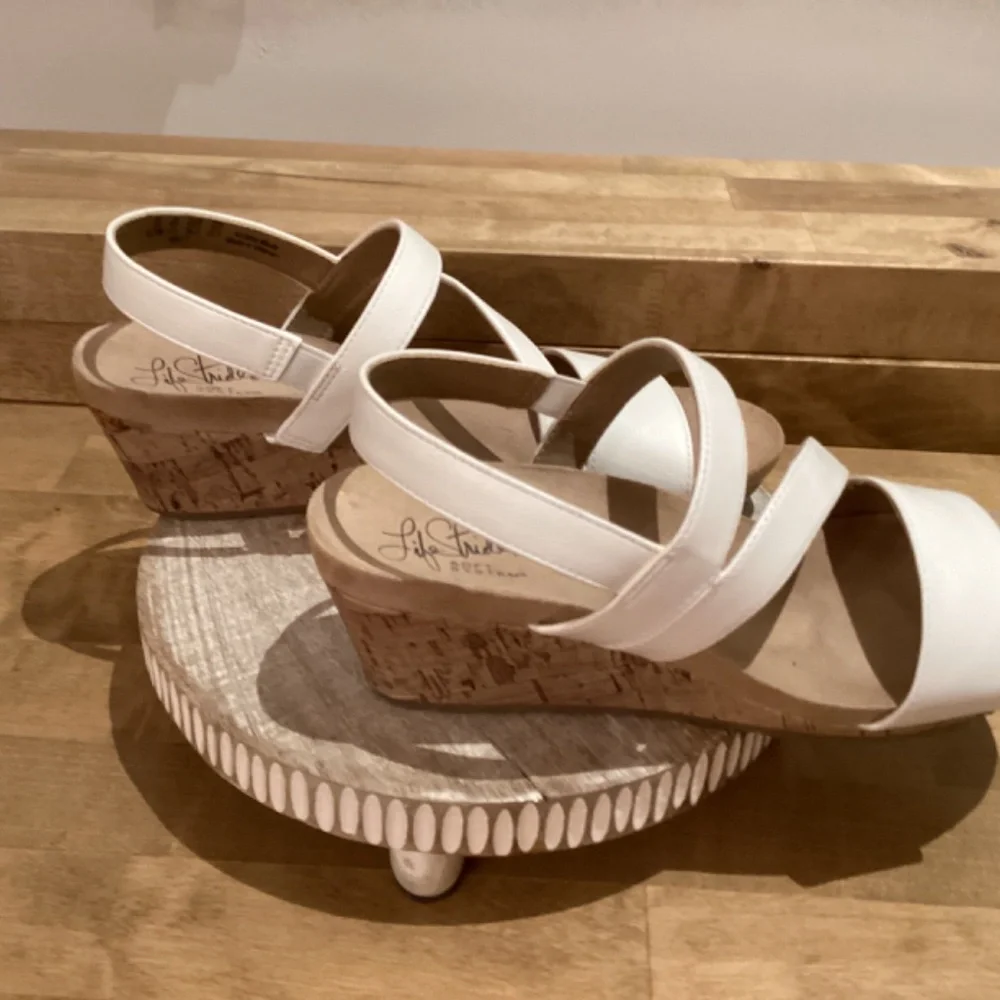 Life Stride Milly Cork Wedge White Straps Sandal Size 6.5M - Picture 4 of 8
